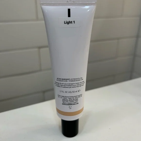 Bobbi Brown Vitamin Enriched Skin Tint - Picture 2 of 2